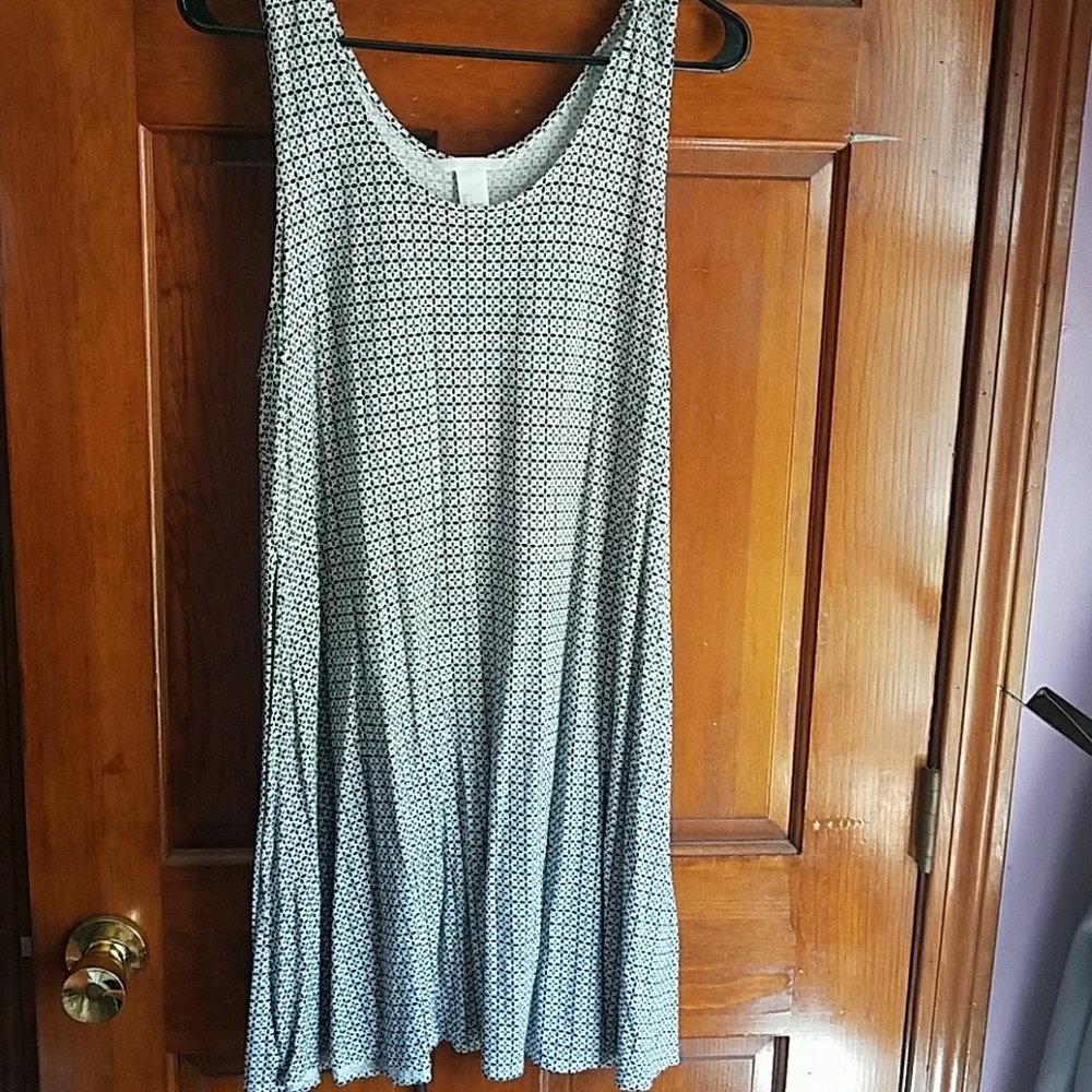 Flowy H&M Black/White Dress